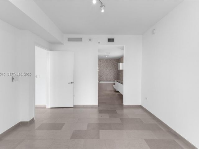 Apartment for sale  Unit #2006 - photo 7443928