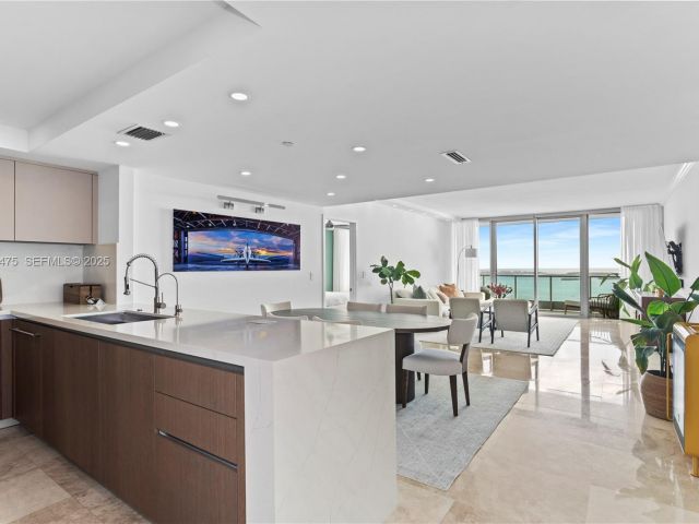 Apartment for sale  Unit #3007 - photo 6926740