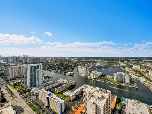 3-bedroom condo for sale in Hallandale Beach - 1850 S Ocean Dr PH4405 - MondialRealty