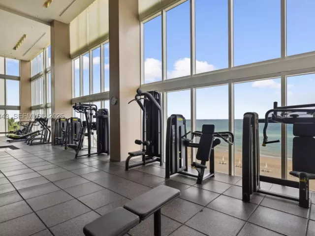 3-bedroom condo for sale in Hallandale Beach - 1850 S Ocean Dr PH4405 - MondialRealty