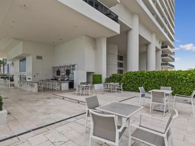 3-bedroom condo for sale in Hallandale Beach - 1850 S Ocean Dr PH4405 - MondialRealty
