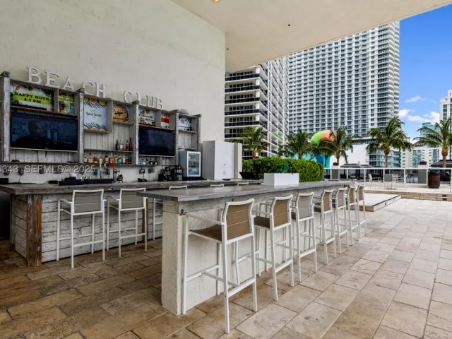 3-bedroom condo for sale in Hallandale Beach - 1850 S Ocean Dr PH4405 - MondialRealty