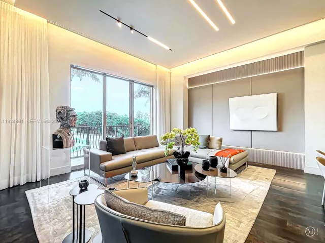 2-bedroom condo for sale in Hollywood - 3501 N Ocean Dr V5 - MondialRealty