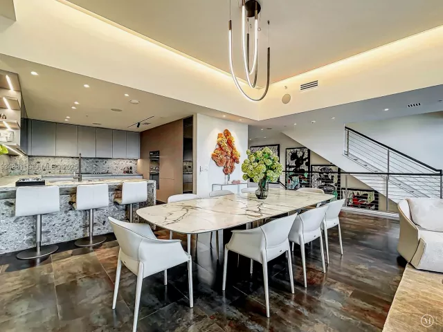 2-bedroom condo for sale in Hollywood - 3501 N Ocean Dr V5 - MondialRealty