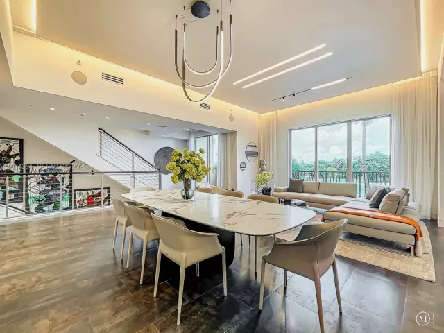 2-bedroom condo for sale in Hollywood - 3501 N Ocean Dr V5 - MondialRealty