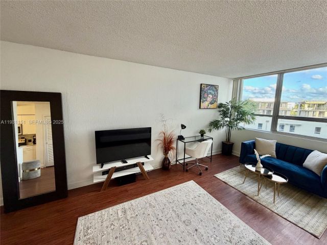 Apartment for rent  Unit #484S - photo 7433145