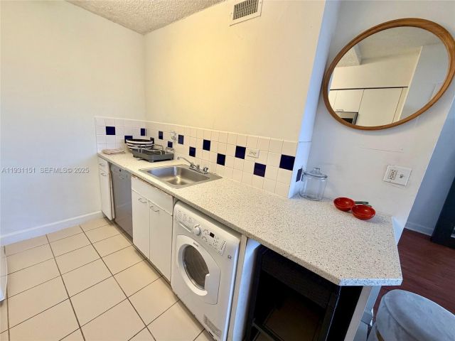 Apartment for rent  Unit #484S - photo 7433148