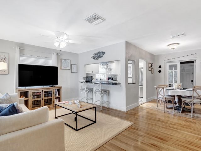 Home for sale at 6410 S Olive Avenue - photo 6927334