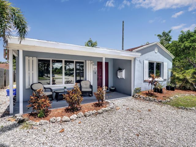 Home for sale at 6410 S Olive Avenue - photo 6927339