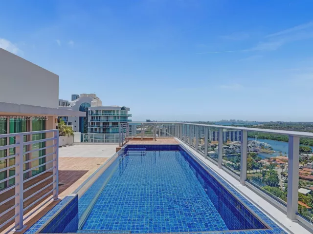 5-bedroom condo for sale in Sunny Isles Beach - 300 Sunny Isles Blvd 4-TS-04 - MondialRealty