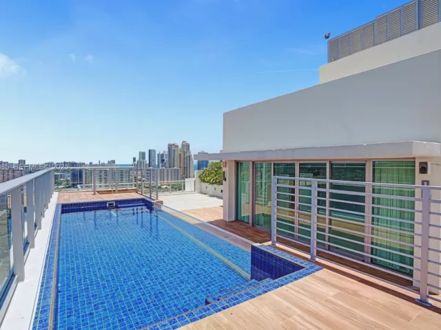 5-bedroom condo for sale in Sunny Isles Beach - 300 Sunny Isles Blvd 4-TS-04 - MondialRealty