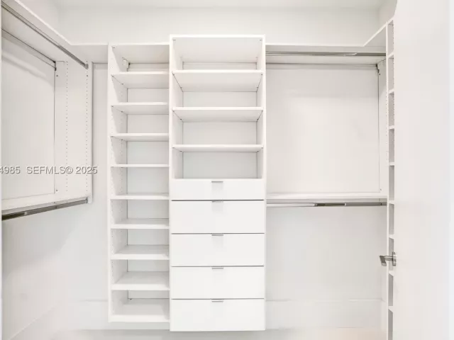 5-bedroom condo for sale in Sunny Isles Beach - 300 Sunny Isles Blvd 4-TS-04 - MondialRealty