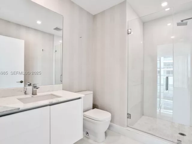 5-bedroom condo for sale in Sunny Isles Beach - 300 Sunny Isles Blvd 4-TS-04 - MondialRealty