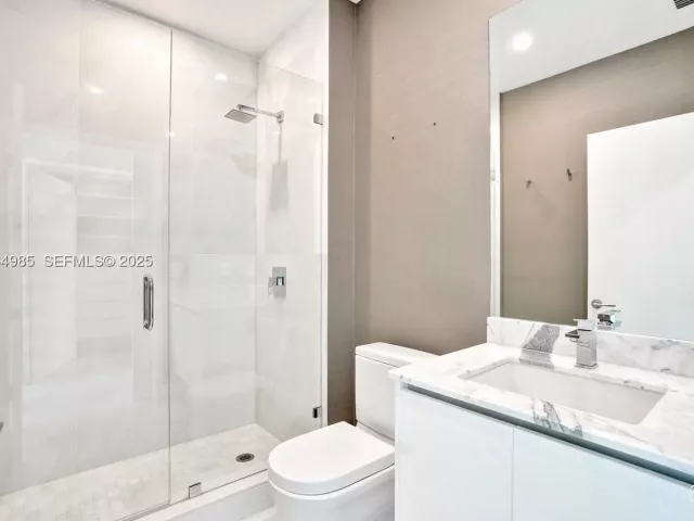 5-bedroom condo for sale in Sunny Isles Beach - 300 Sunny Isles Blvd 4-TS-04 - MondialRealty
