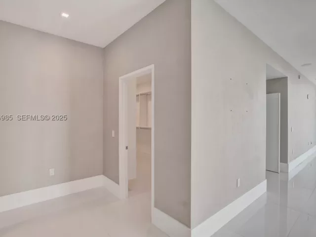5-bedroom condo for sale in Sunny Isles Beach - 300 Sunny Isles Blvd 4-TS-04 - MondialRealty