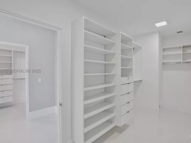 5-bedroom condo for sale in Sunny Isles Beach - 300 Sunny Isles Blvd 4-TS-04 - MondialRealty