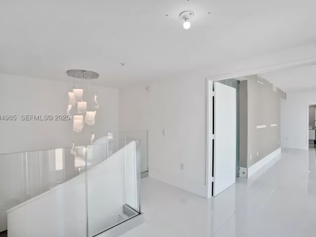 5-bedroom condo for sale in Sunny Isles Beach - 300 Sunny Isles Blvd 4-TS-04 - MondialRealty