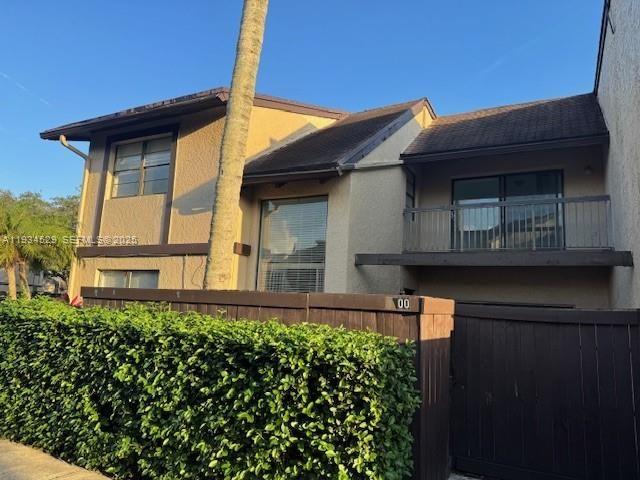 Home for rent at 1800 Bayberry Dr 1800 - photo 7431014