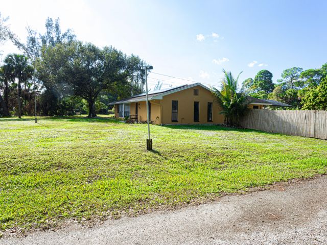 Home for rent at 169 Armadillo Way - photo 6928039