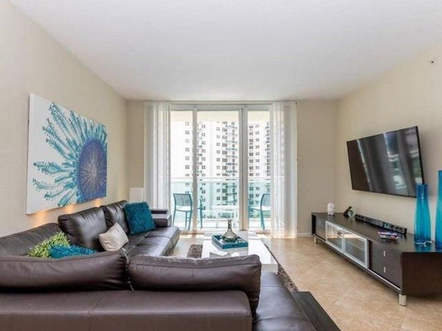 Apartment for rent  Unit #822 - photo 6928870