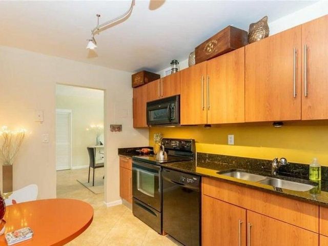 Apartment for rent  Unit #822 - photo 6928875