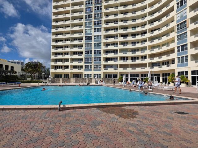 1-bedroom condo for rent in Hallandale Beach - 3180 S Ocean Dr 1617 - MondialRealty