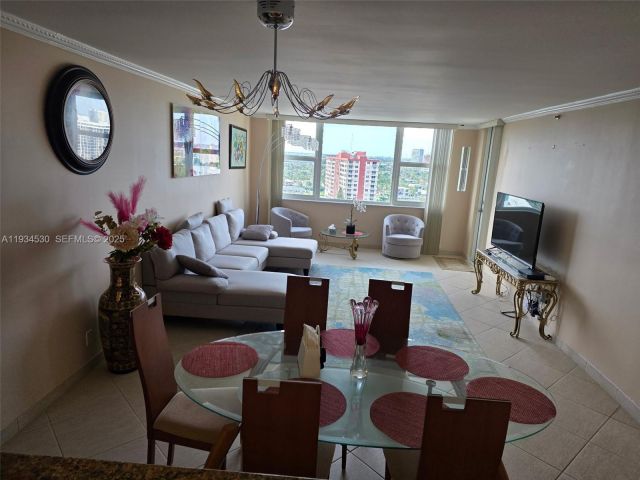 1-bedroom condo for rent in Hallandale Beach - 3180 S Ocean Dr 1617 - MondialRealty