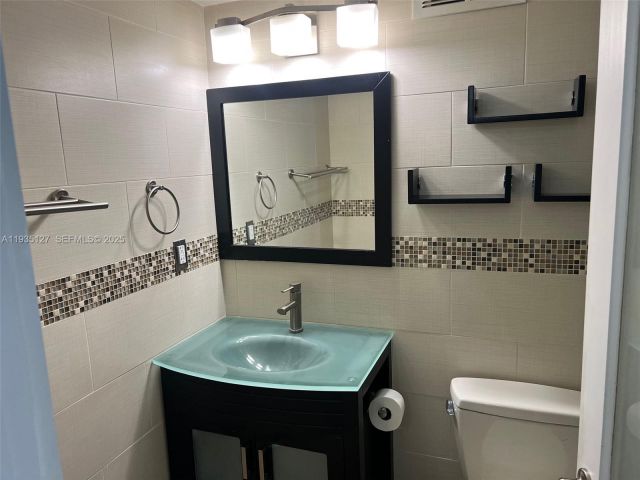 condo for rent in Hollywood - 2501 S Ocean Dr 1112 - MondialRealty