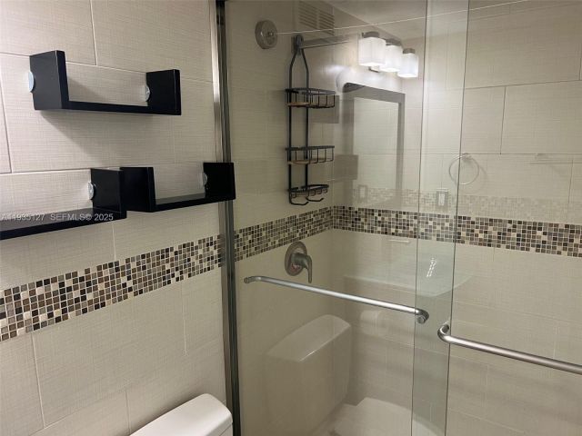 condo for rent in Hollywood - 2501 S Ocean Dr 1112 - MondialRealty