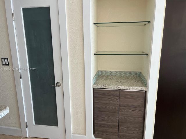 condo for rent in Hollywood - 2501 S Ocean Dr 1112 - MondialRealty