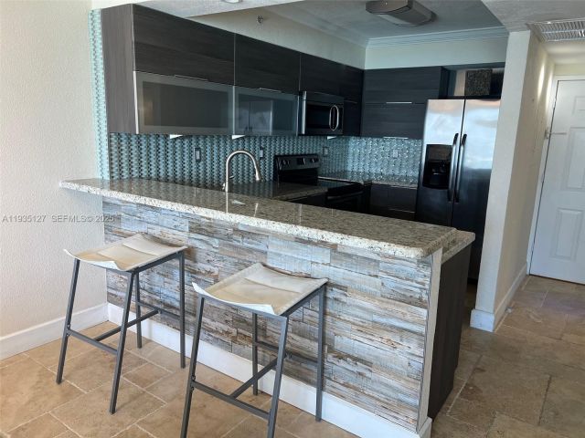 condo for rent in Hollywood - 2501 S Ocean Dr 1112 - MondialRealty