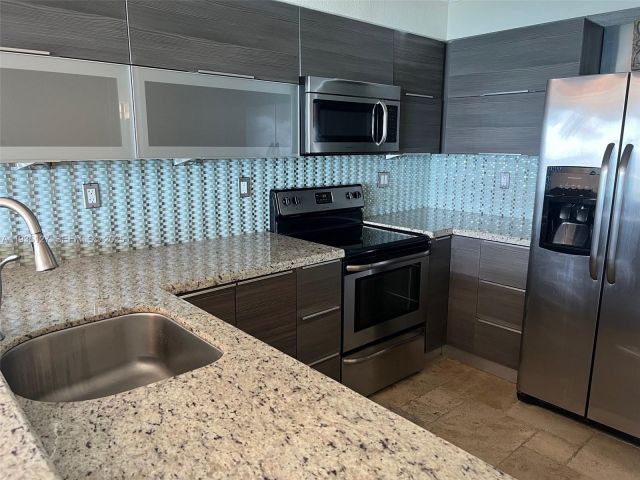 condo for rent in Hollywood - 2501 S Ocean Dr 1112 - MondialRealty