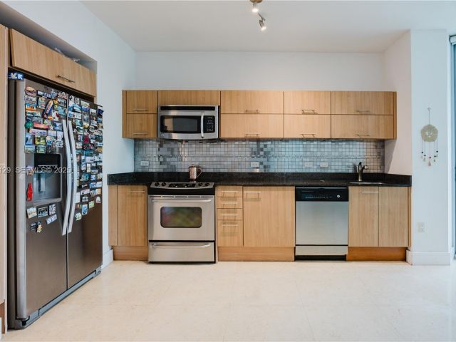 Apartment for rent  Unit #1814 - photo 7436385