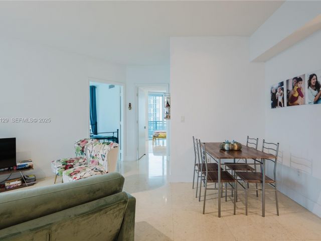 Apartment for rent  Unit #1814 - photo 7436391