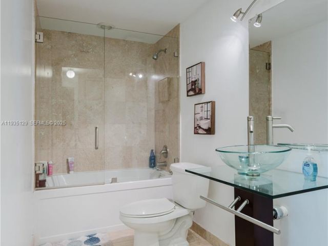 Apartment for rent  Unit #1814 - photo 7436393