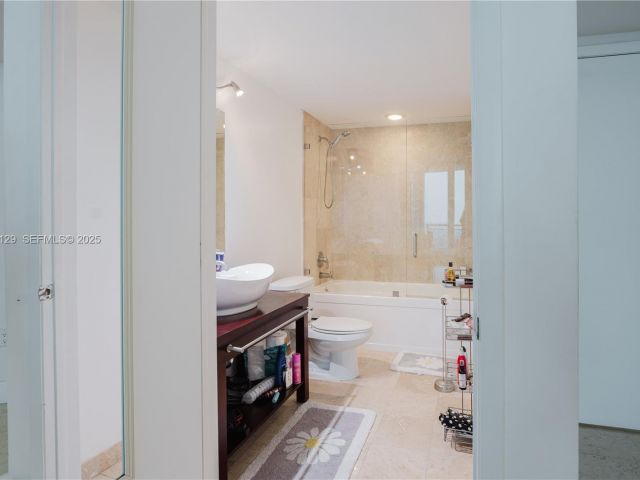 Apartment for rent  Unit #1814 - photo 7436398