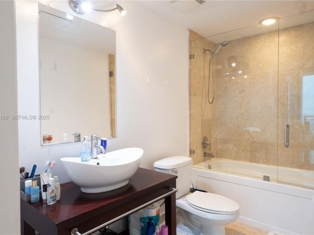 Apartment for rent  Unit #1814 - photo 7436399