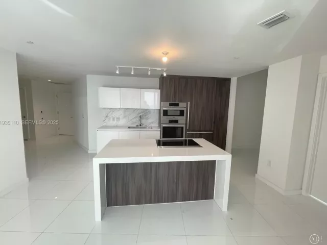 2-bedroom condo for sale in Miami - 851 NE 1st Ave 3103 - MondialRealty