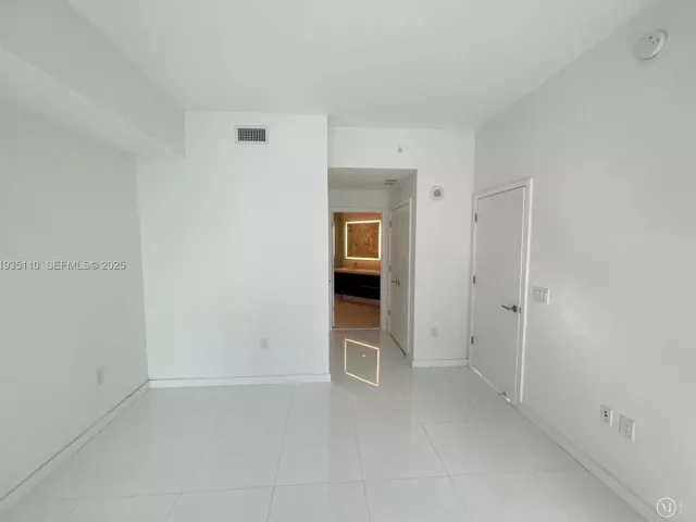 2-bedroom condo for sale in Miami - 851 NE 1st Ave 3103 - MondialRealty