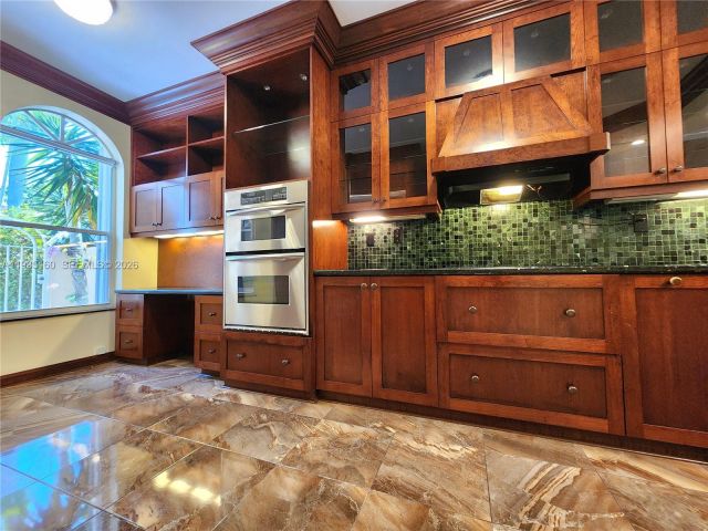 Home for rent at 21028 NE 34th Ct 21028 - photo 6932969