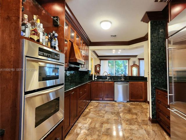 Home for rent at 21028 NE 34th Ct 21028 - photo 6932970