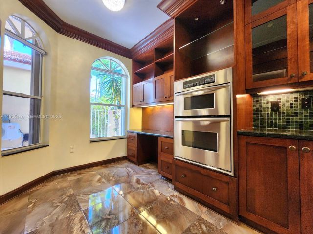 Home for rent at 21028 NE 34th Ct 21028 - photo 6932971