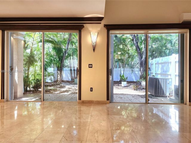 Home for rent at 21028 NE 34th Ct 21028 - photo 6932972