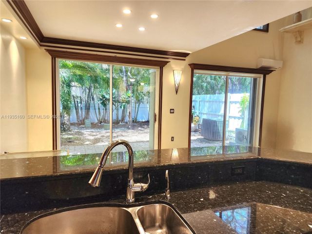 Home for rent at 21028 NE 34th Ct 21028 - photo 6932973