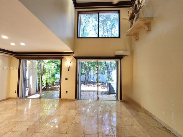 Home for rent at 21028 NE 34th Ct 21028 - photo 6932978