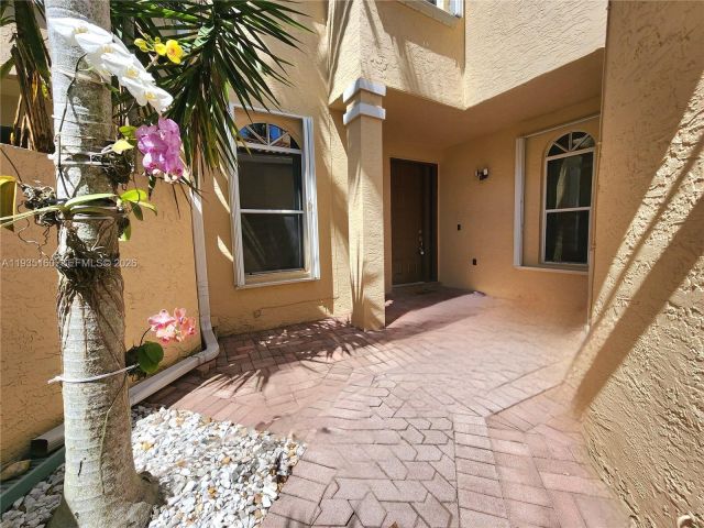 Home for rent at 21028 NE 34th Ct 21028 - photo 6932980