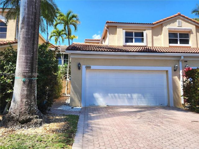 Home for rent at 21028 NE 34th Ct 21028 - photo 6932983