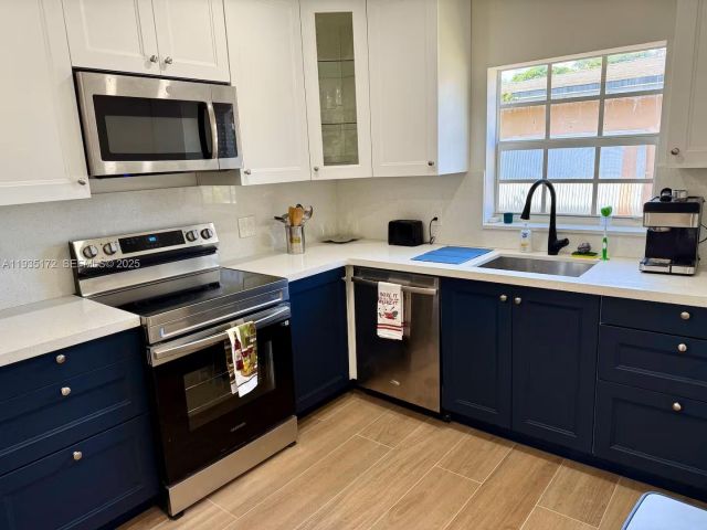 3-bedroom home for rent in North Miami Beach - 15800 NE 15th Ave - MondialRealty