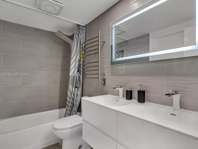 2-bedroom home for sale in Key Biscayne - 798 Crandon Blvd 16-C - MondialRealty