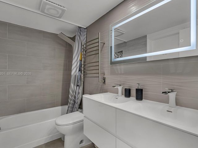 Home for sale at 798 Crandon Blvd 16-C - photo 6931527